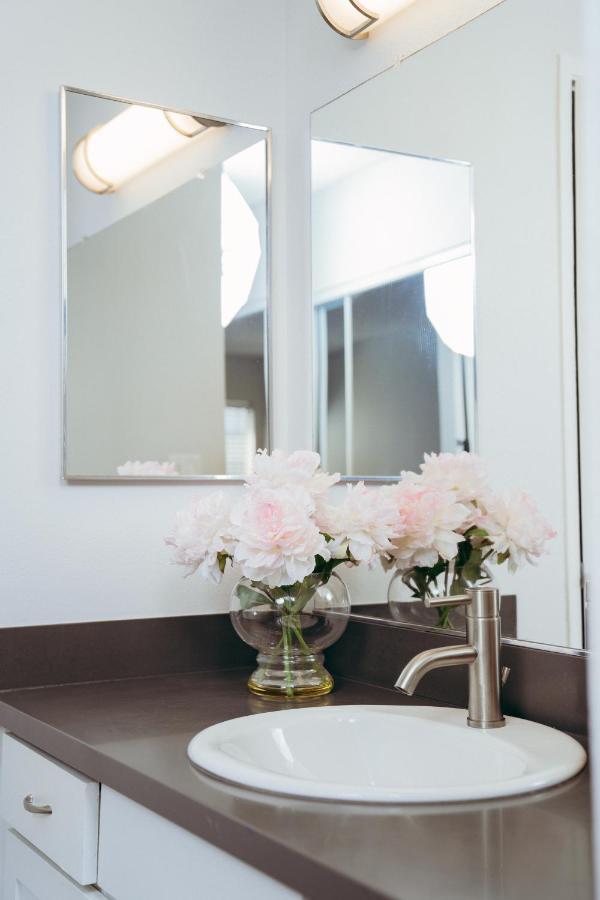 Apartamento Beautiful 1 Bedroom Suite In Central Location! *