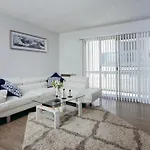 Beautiful 1 Bedroom Suite In Central Location!